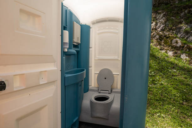 Portable Toilet Options We Offer in Meridian Hills, IN